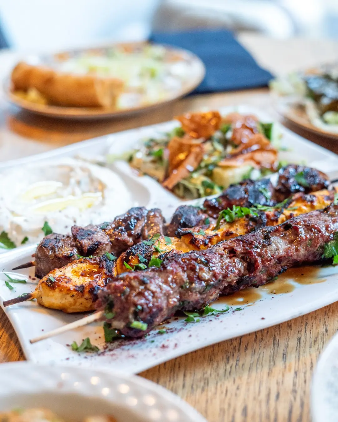 assiette de brochette de viande
